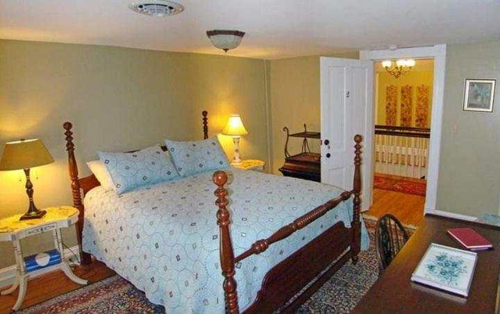 The Red Lantern Inn Low Moor Экстерьер фото